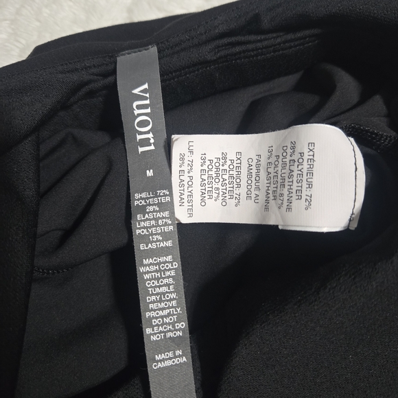 Vuori Daily Crop Tank - Picture 3 of 4